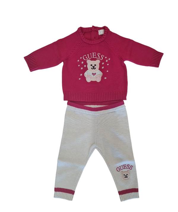 NEW COLECTION
COORDINATO GUESS NEONATA NATALIZIO IN FILO ROSSO FRAGOLA E BEIGE
A4BG06Z3GS0