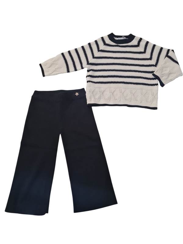 NEW COLLECTION
COORDINATO MAYORAL BAMBINA IN FILO BIANCO E NERO
4582