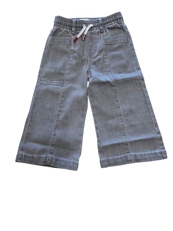 NEW COLLECTION
JEANS BAMBINA MODELLO PALAZZO COLORE GRIGIO CON ELASTICO IN VITA LEVI'S
3EN389