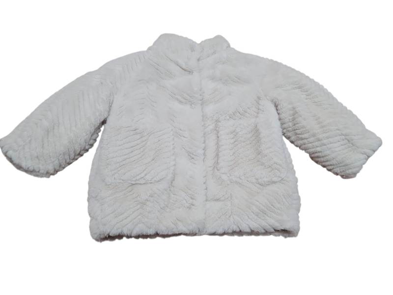 NEW COLLECTION
GIUBBOTTO IN ECO PELLICCIA NEL COLORE BURRO BAMBINA MAYORAL
4441
