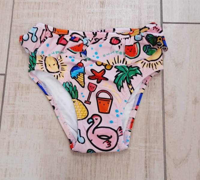 COSTUME GUESS NEONATA A MUTANDINA ROSA DISEGANTO A2GZ01MP004
85%POLIAMMIDE 15%SPANDEX