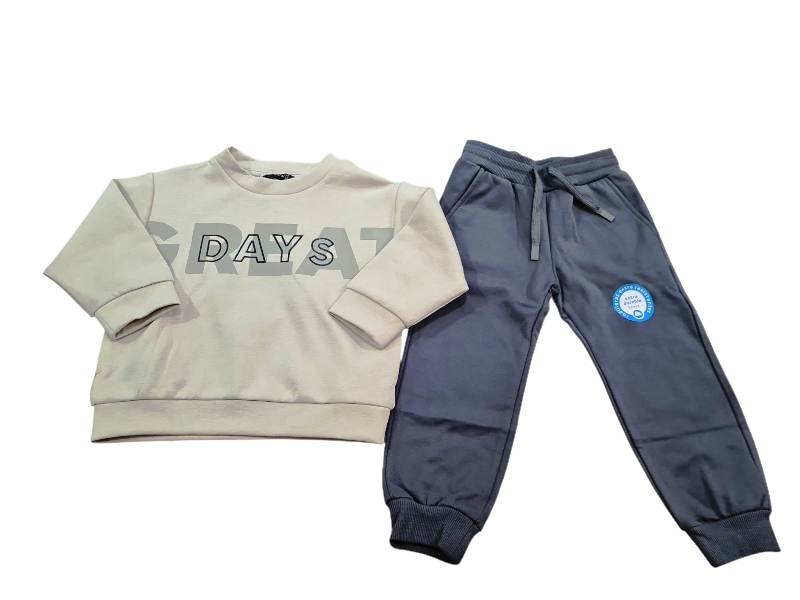 NOVITA'
COORDINATO TUTA MAYORAL BAMBINO BEIGE E FANGO CON SCRITTA DAYS NERA  4406