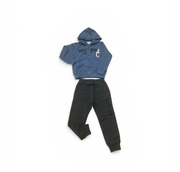 NOVITA'
COORDINATO BAMBINO YOURS INDACO E GRIGIO CON FELPA A ZIP
DY352