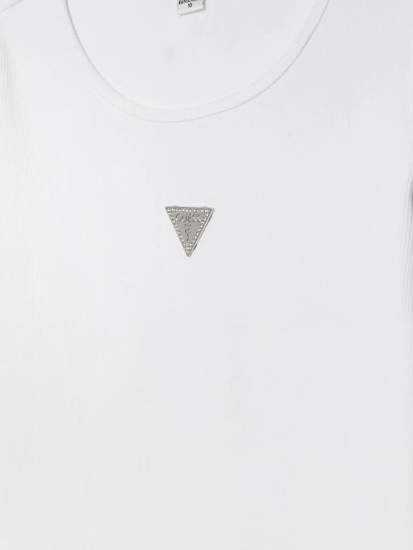 NOVITA'
T-SHIRT GUESS RAGAZZA BIANCA A COSTINE CON LOGO TRIANGOLO GIOIELLO J5YP03KB1O1