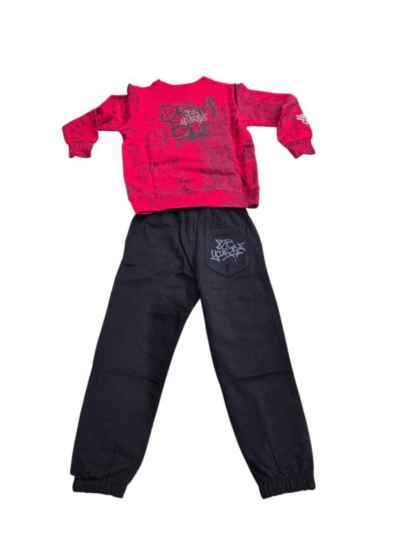 NOVITA'
COORDINATO YOURS BAMBINO ROSSO E NERO CON FANTASIA GRAFFITI STREET
DY354