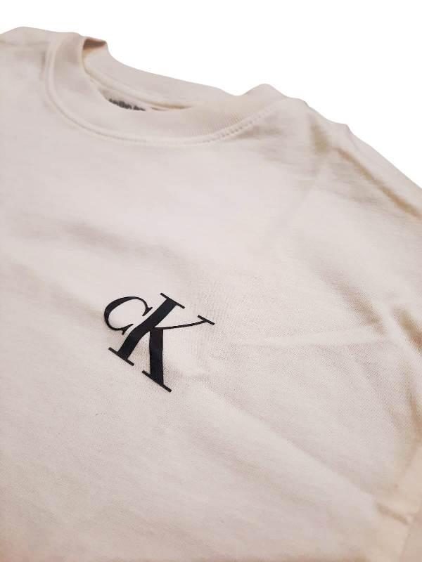 NOVITA'
T-SHIRT RAGAZZO CALVIN KLEIN BASIC IN CALDO COTONE MANICA CORTA BURRO LVCKTJI19B